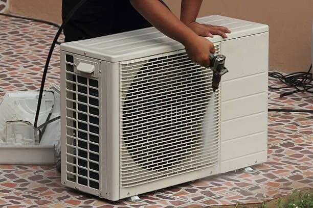 تنظيف فلتر تكييف شارب