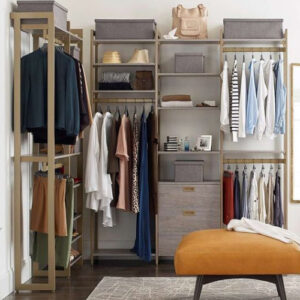 تصميم غرفة ملابس جدارية صغيرة بزاوية تصميم غرفة ملابس جدارية صغيرة بزاوية